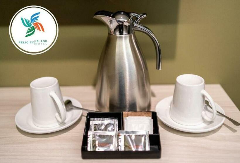 Студия Стандарт, Felicity Island