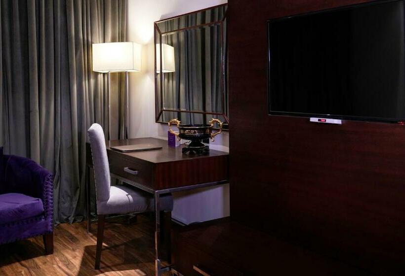 اتاق لوکس, Indigo Heights Hotel & Suites