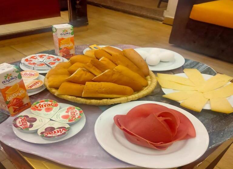 اتاق لوکس چهار تخته, The Location