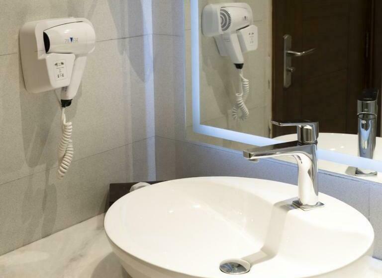 اتاق لوکس, Indigo Heights Hotel & Suites