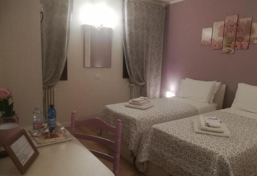 غرفة قياسية لذوى الاحتياجات الخاصة, La Libellula