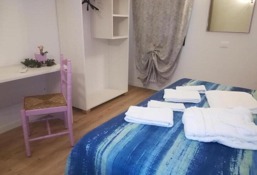 غرفة قياسية لذوى الاحتياجات الخاصة, La Libellula