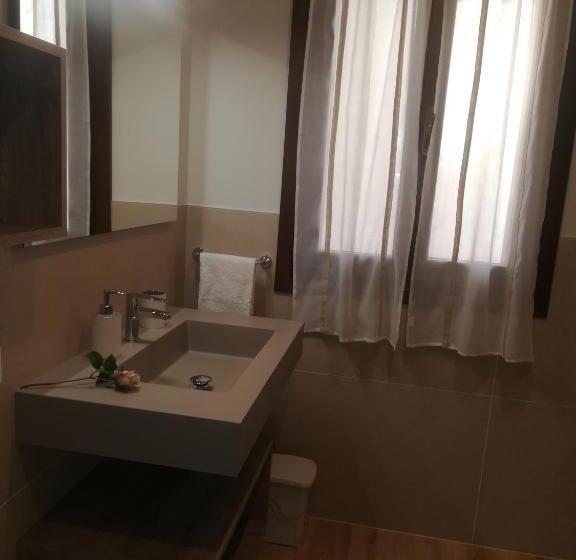 غرفة ديلوكس, La Libellula