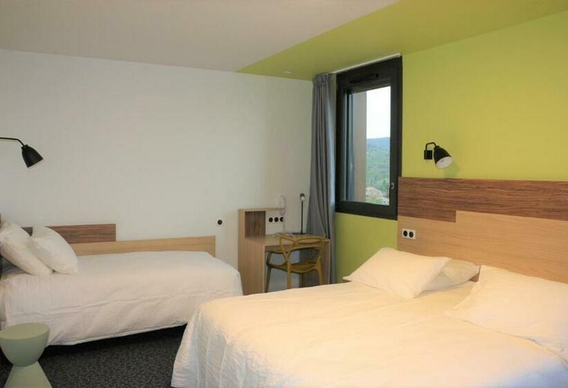 标准三人间, Le Felicien