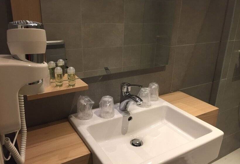 标准间, Le Felicien