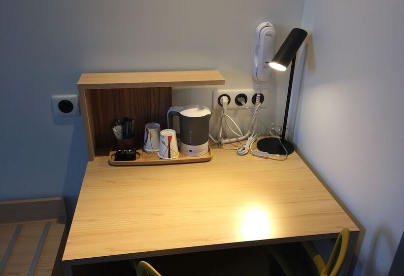 标准三人间, Le Felicien