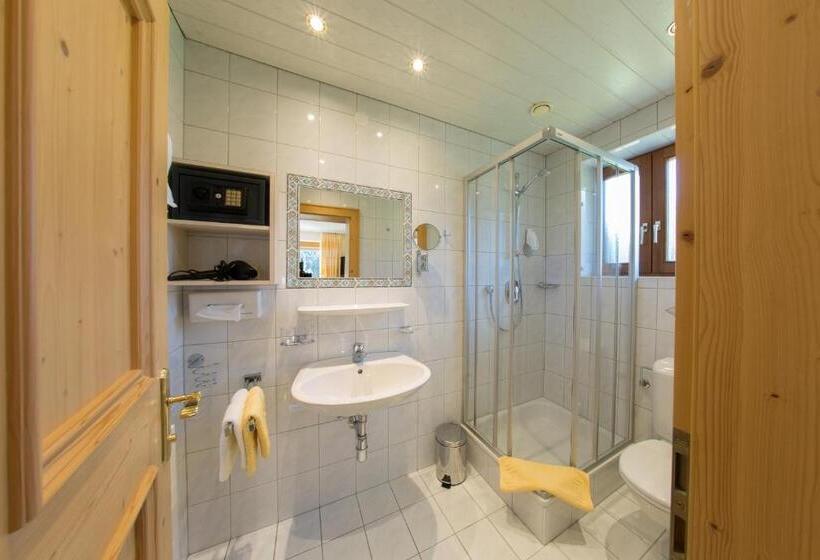 آپارتمان 2 خوابه با بالکن, Landhaus Zauser