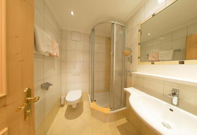 آپارتمان 2 خوابه با بالکن, Landhaus Zauser