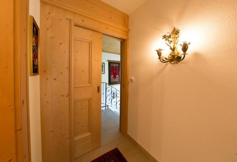 2 Bedroom Apartment with Balcony, Landhaus Zauser