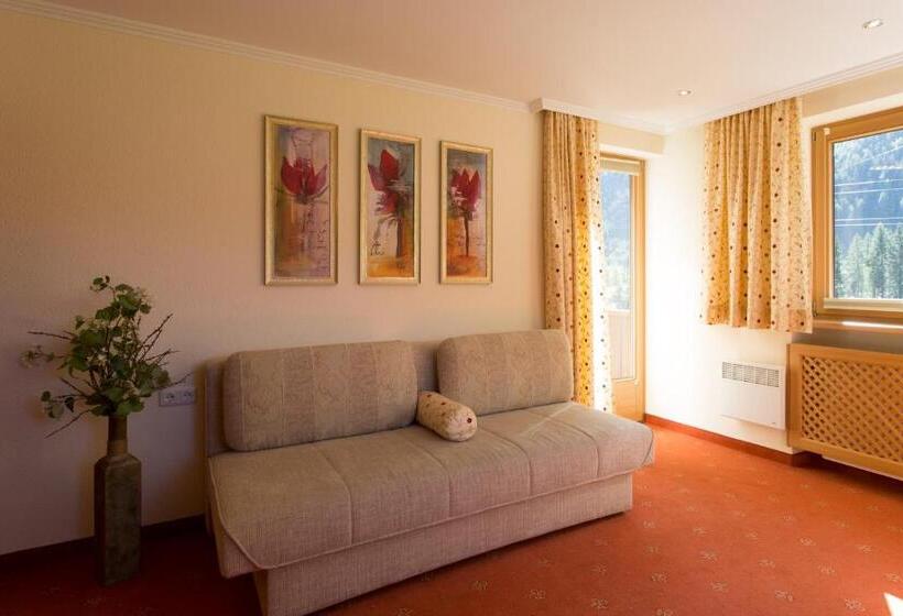 آپارتمان 2 خوابه با بالکن, Landhaus Zauser