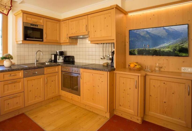 آپارتمان 2 خوابه با بالکن, Landhaus Zauser