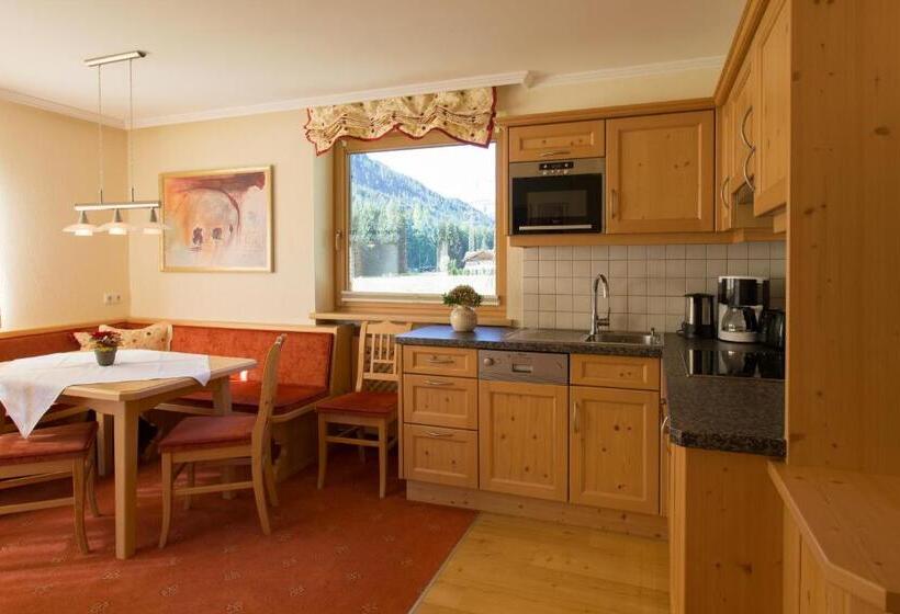 2 Bedroom Apartment with Balcony, Landhaus Zauser