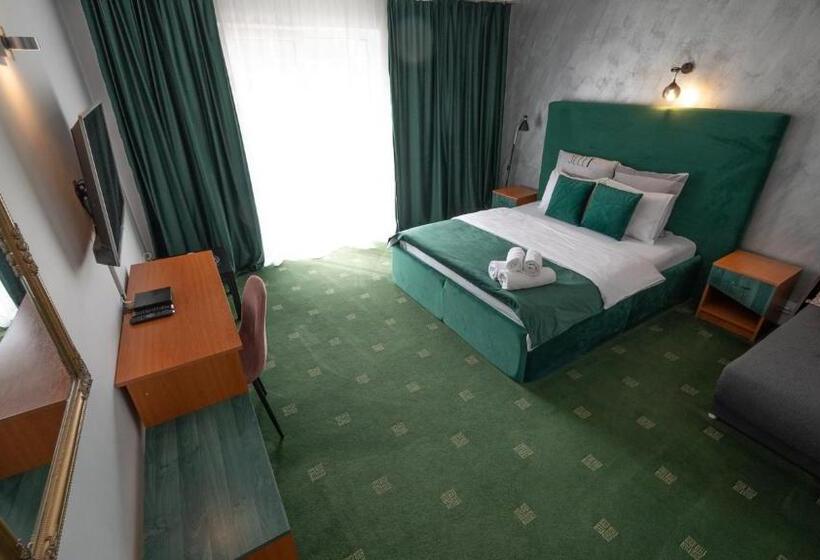 스탠다드 트리플 발코니 룸, Top Mountain