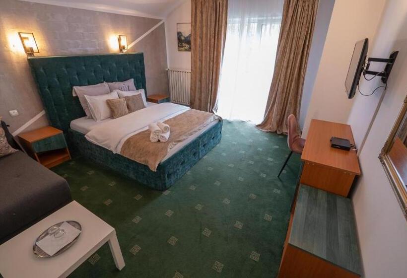 스탠다드 트리플 발코니 룸, Top Mountain