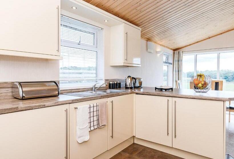 Дом 1 Спальня, Kessock Highland Lodges