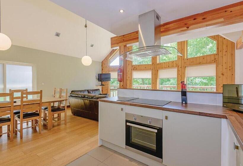 4间卧室的房子, Penvale Lakes Lodges