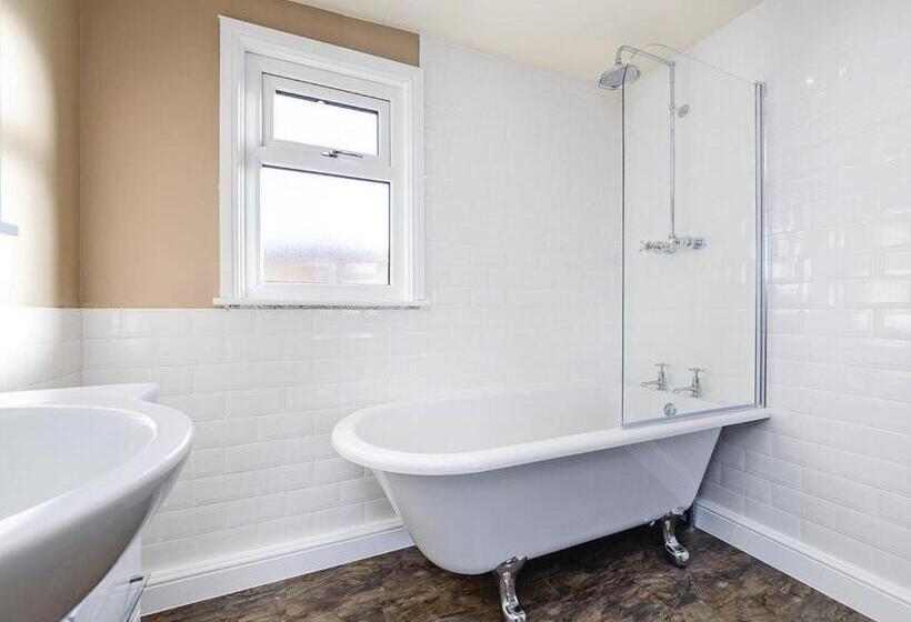 خانه 1 خوابه, Pickering Lodges