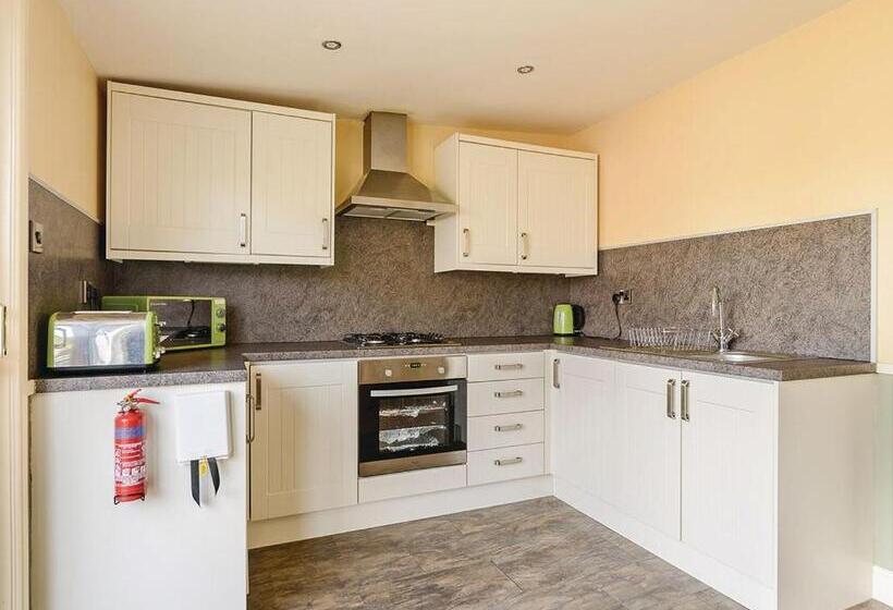 کلبه ییلاقی, Pickering Lodges