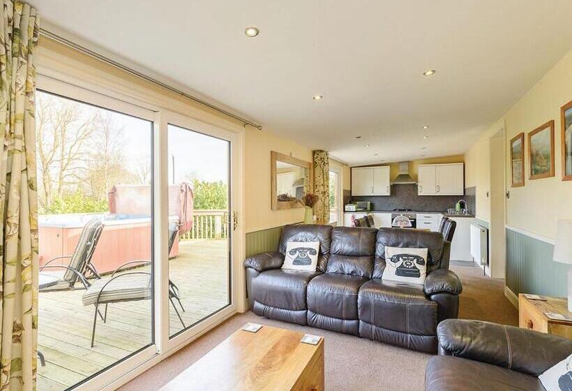 کلبه ییلاقی, Pickering Lodges