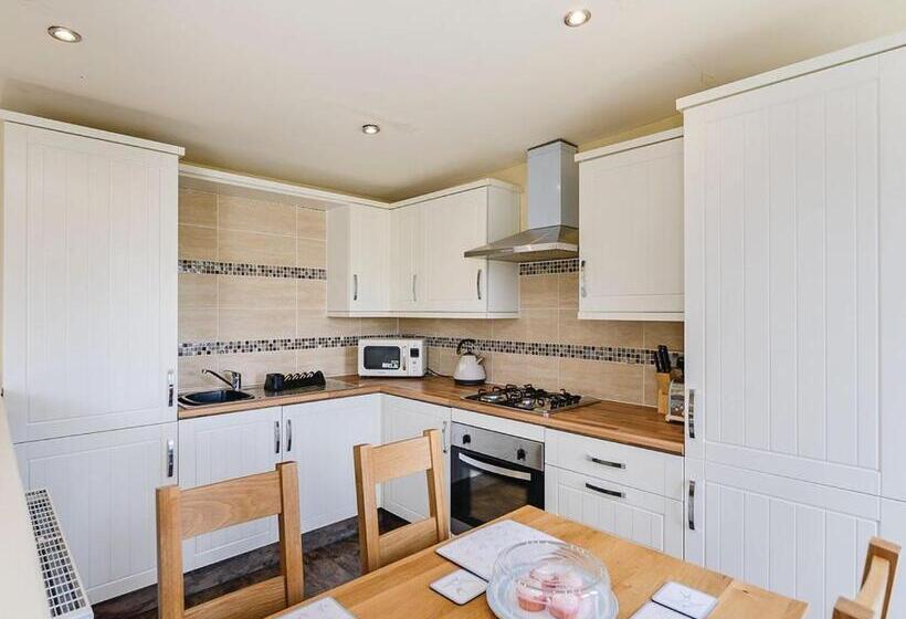 خانه 2 خوابه, Pickering Lodges