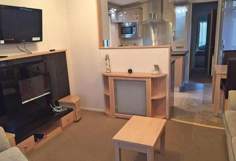 Дом 2 Спальни, Tollerton Holiday Park