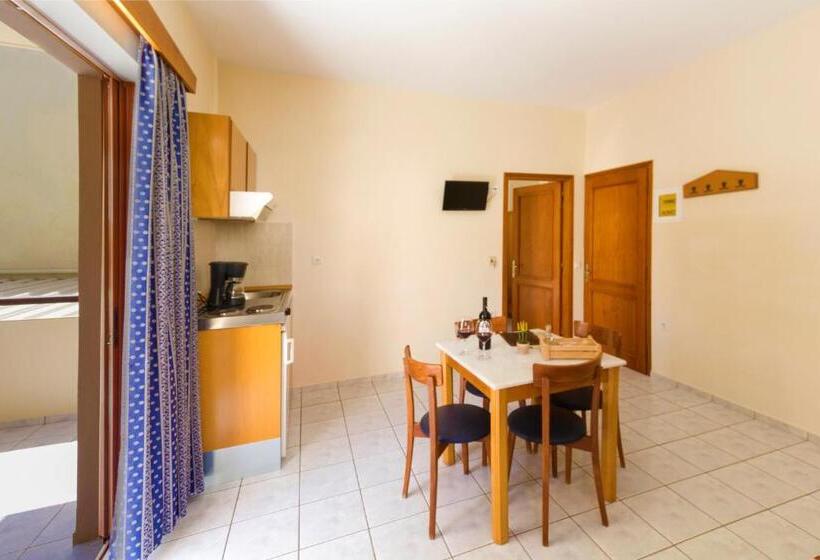 Апартаменты 1 Спальня, Ariadne Beach