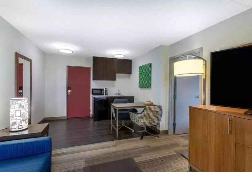 キングサイズベッドのスイートルーム, Holiday Inn Express Hotel & Suites King Of Prussia, An Ihg