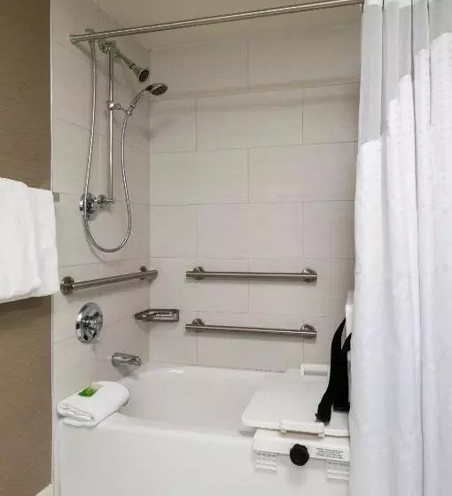 身障者適用キングサイズベッドルーム, Holiday Inn Express Hotel & Suites King Of Prussia, An Ihg