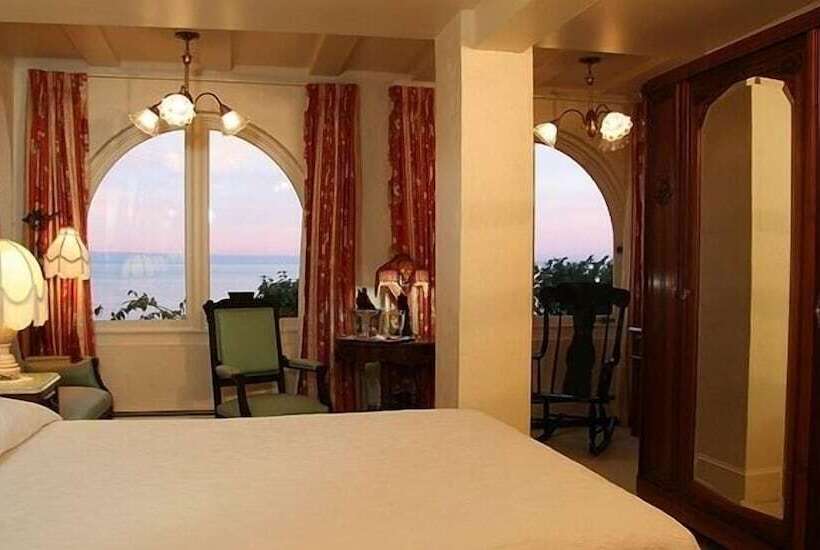 غرفة قياسية, Martine Inn