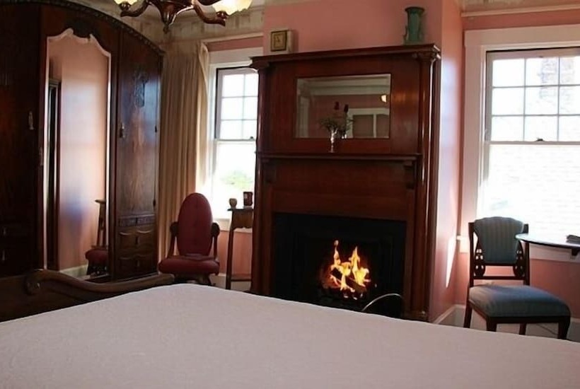 غرفة قياسية, Martine Inn