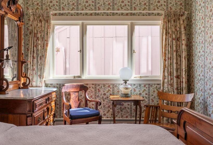 غرفة قياسية, Martine Inn