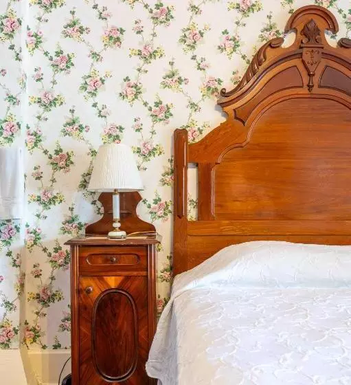 スタンダードインサイドビュールーム, Martine Inn