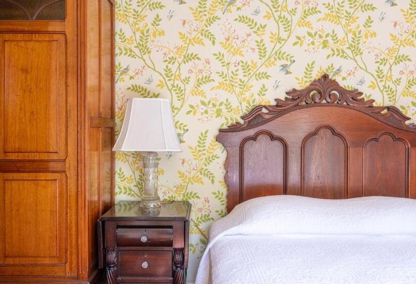 غرفة قياسية مطلّة علي الحديقة, Martine Inn