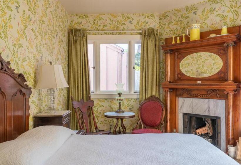 غرفة قياسية مطلّة علي الحديقة, Martine Inn