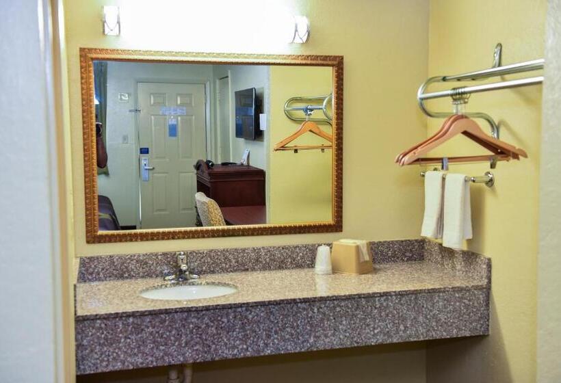 غرفه قياسيه سريرين مزدوجين, Masters Inn Tucker