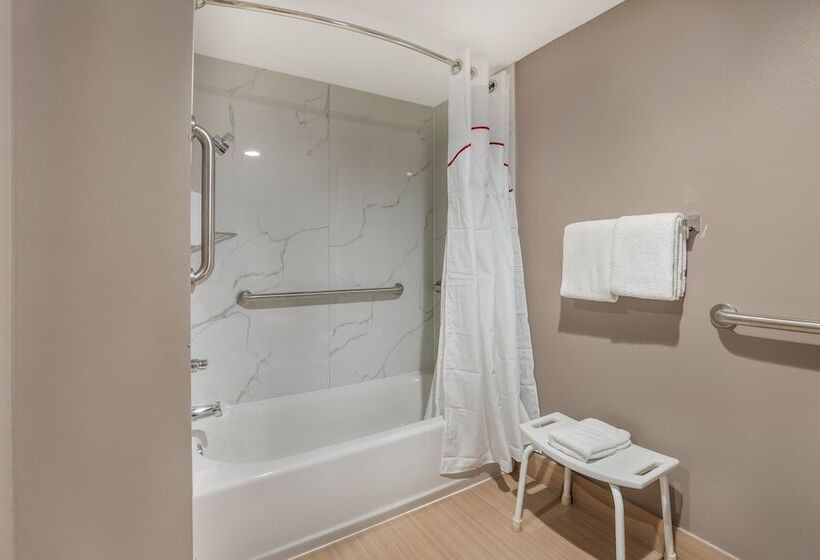 חדר דלוקס מותאם לאנשים עם מוגבלויות, Red Roof Inn Sulphur