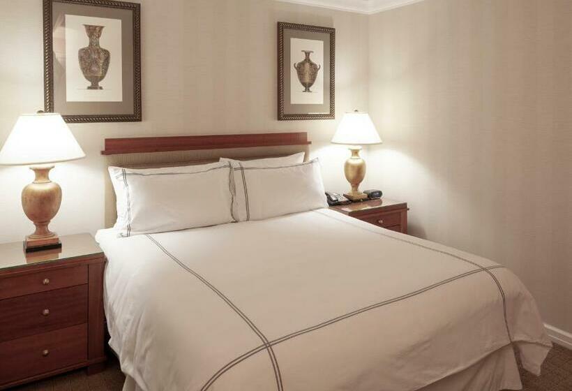 初级行政套房, The Manhattan Club