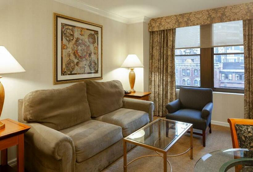 سوییت جونیور اجرایی, The Manhattan Club