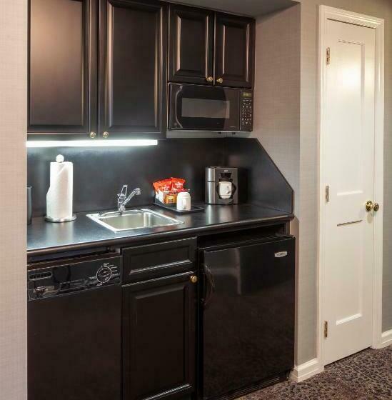 初级行政套房, The Manhattan Club