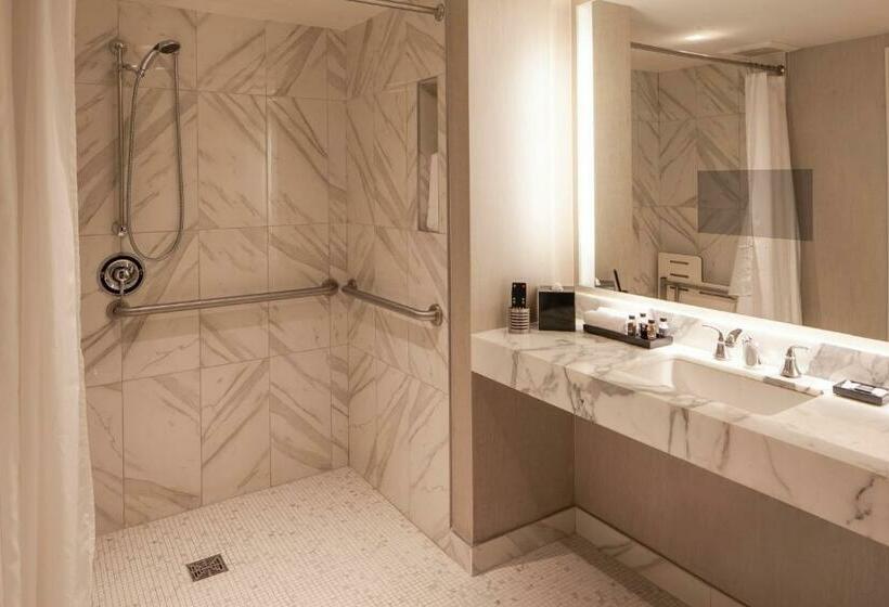 套房, The Manhattan Club