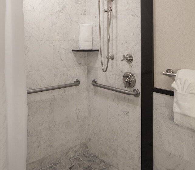 套房, The Manhattan Club