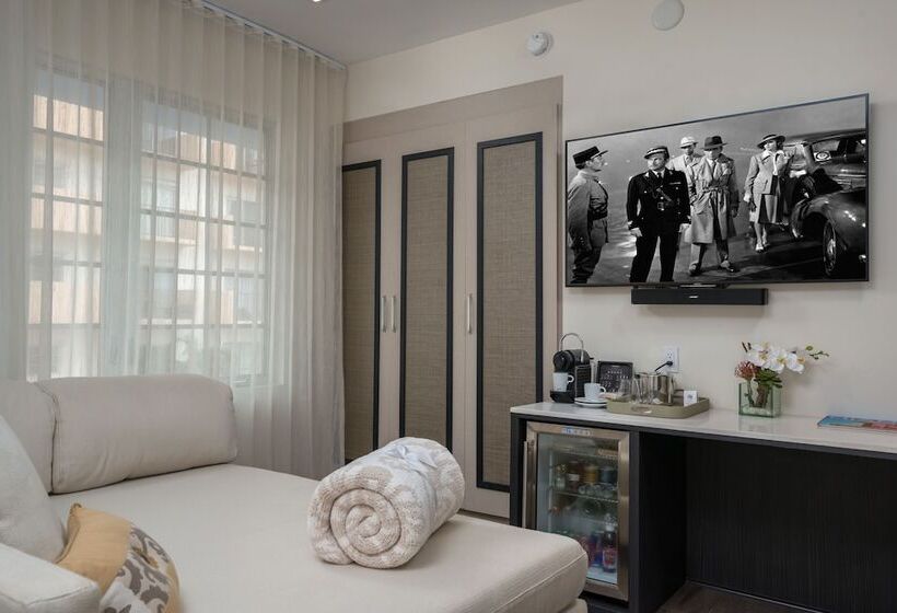 סטודיו דלוקס, The Marlin