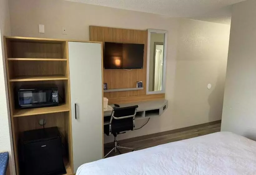 キングサイズベッドのスタンダードルーム, Microtel Inn By Wyndham Winston Salem