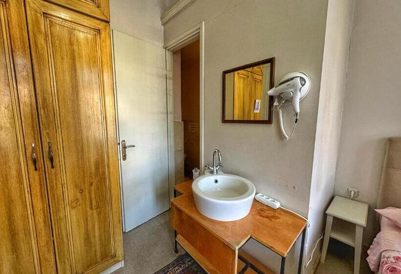 Economy Triple Room, Eolya Konuk Evi