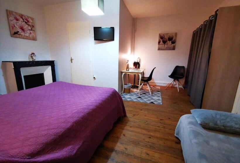 Номер Deluxe, Logis Hôtel & Restaurant Le Saint Savinien