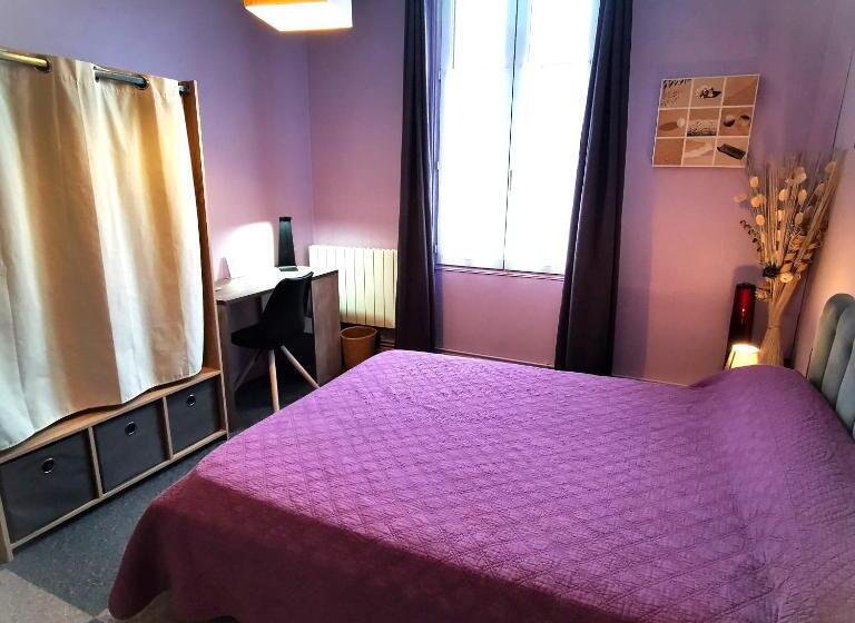 Номер Стандарт Трехместный, Logis Hôtel & Restaurant Le Saint Savinien