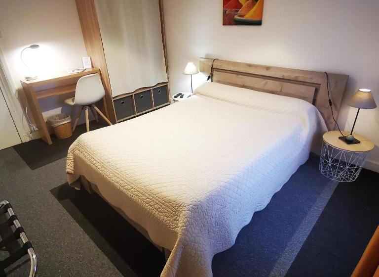 Номер Superior, Logis Hôtel & Restaurant Le Saint Savinien