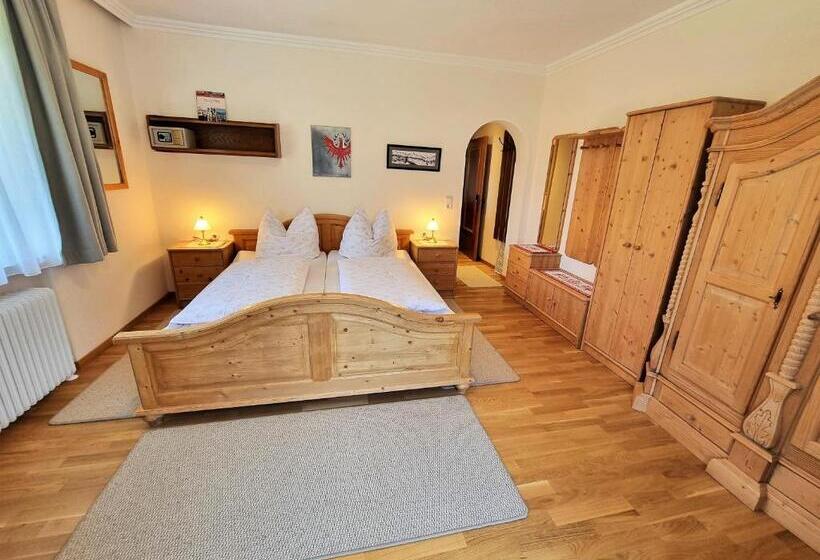 غرفة قياسية مزوَّدة بشُرفة, Das Landhaus