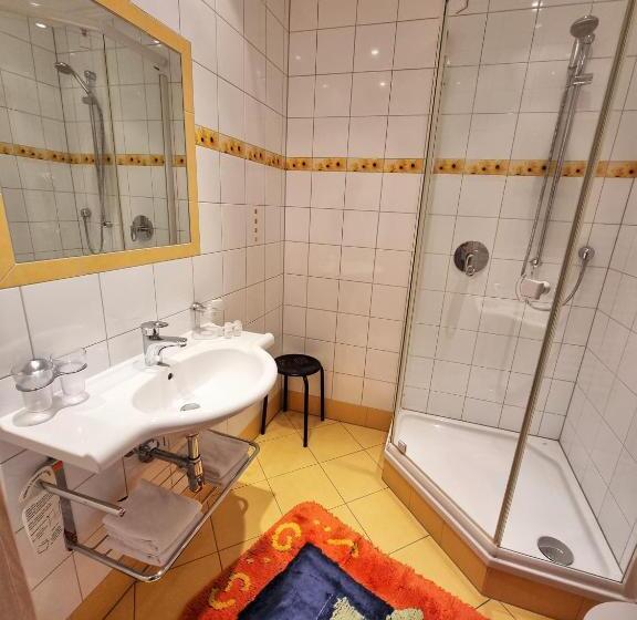 غرفة قياسية مزوَّدة بشُرفة, Das Landhaus