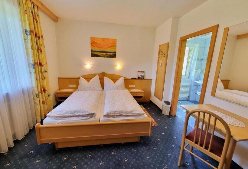 غرفة قياسية مزوَّدة بشُرفة, Das Landhaus